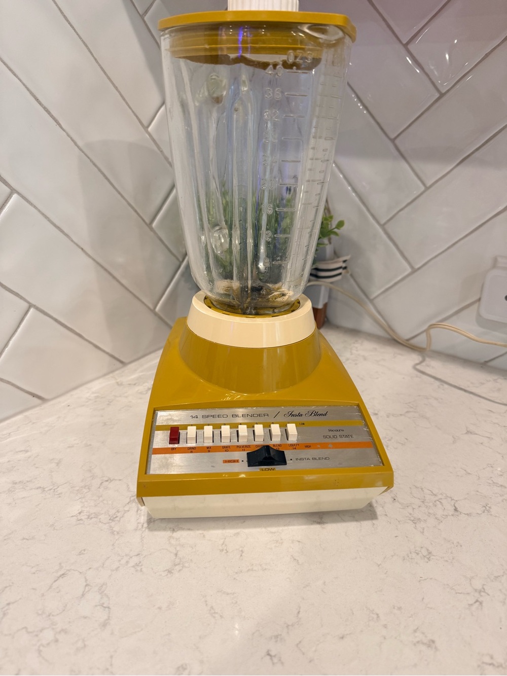 Vintage 1970s Sears Insta•Blend 14-Speed Blender – Harvest Gold – Made in USA